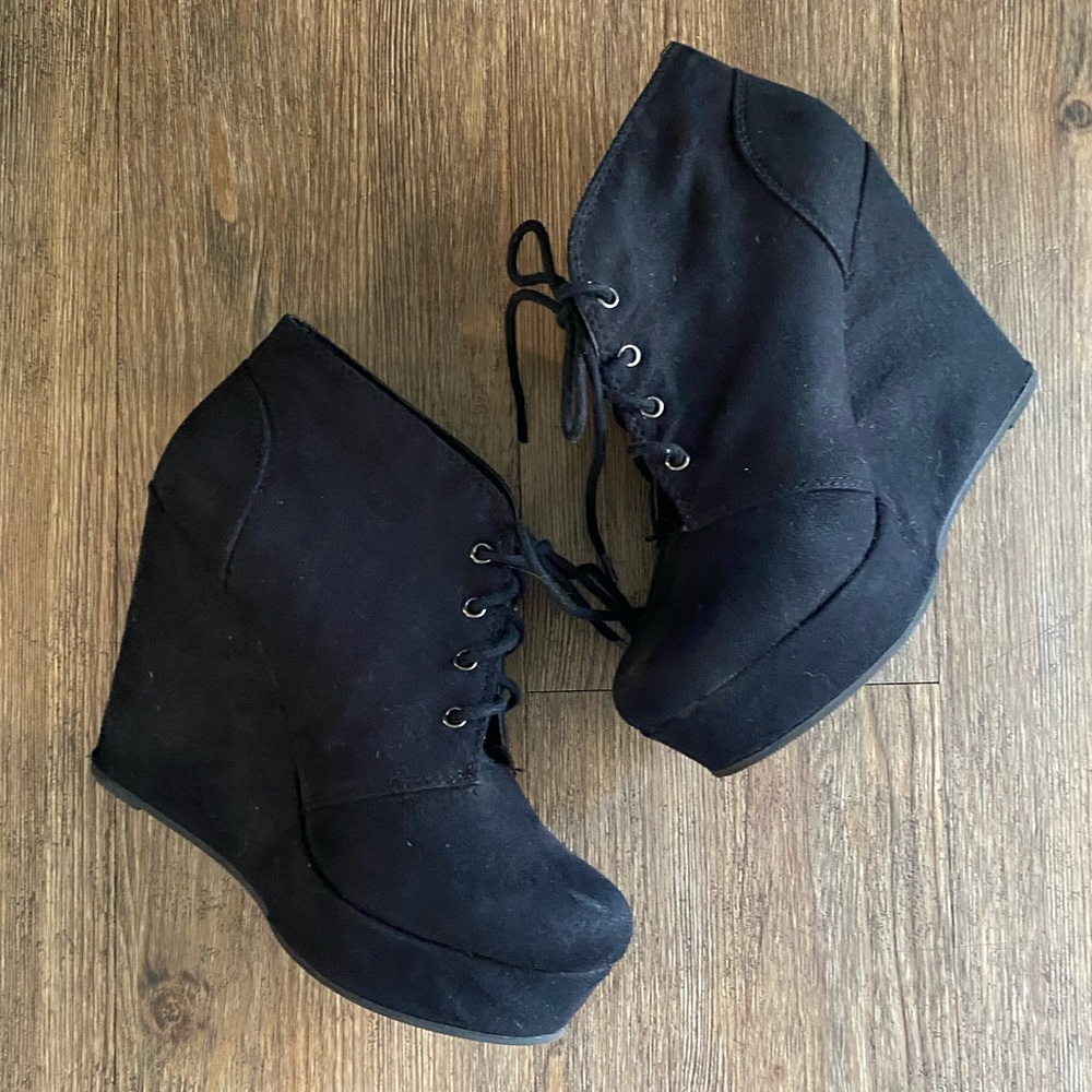 Soda Women's Rex Lace-Up Oxford Ankle Booties in Faux Suede Black
